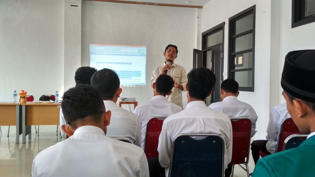 Kepala Biro Serambi Indonesia Lhokseumawe Bekali Teknik Menulis Mahasiswa KPM