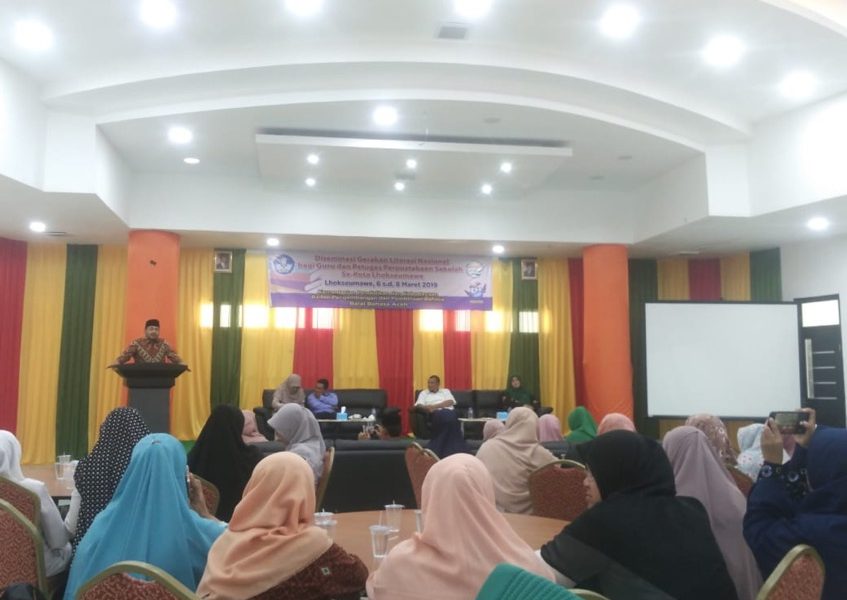 Rektor IAIN Lhokseumawe Resmi Buka Seminar Gerakan Literasi Nasional
