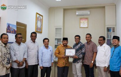IAIN Lhokseumawe Terima Penghargaan Dari KPU-RI