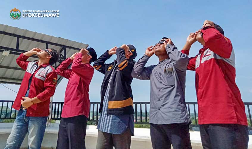 Jurusan Astronomi Islam Gelar Pengamatan Gerhana Matahari Parsial di Observatorium Ilmu Falak IAIN Lhokseumawe